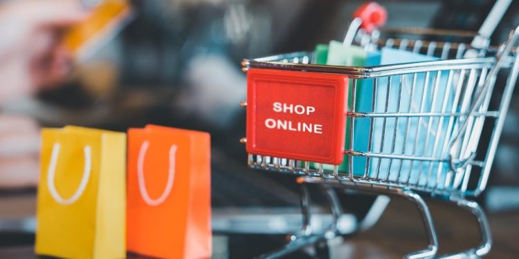 How to sell clothes online?